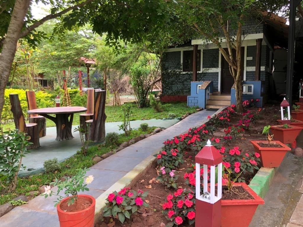 Chalets Resort Masinagudi Ooty Exterior photo